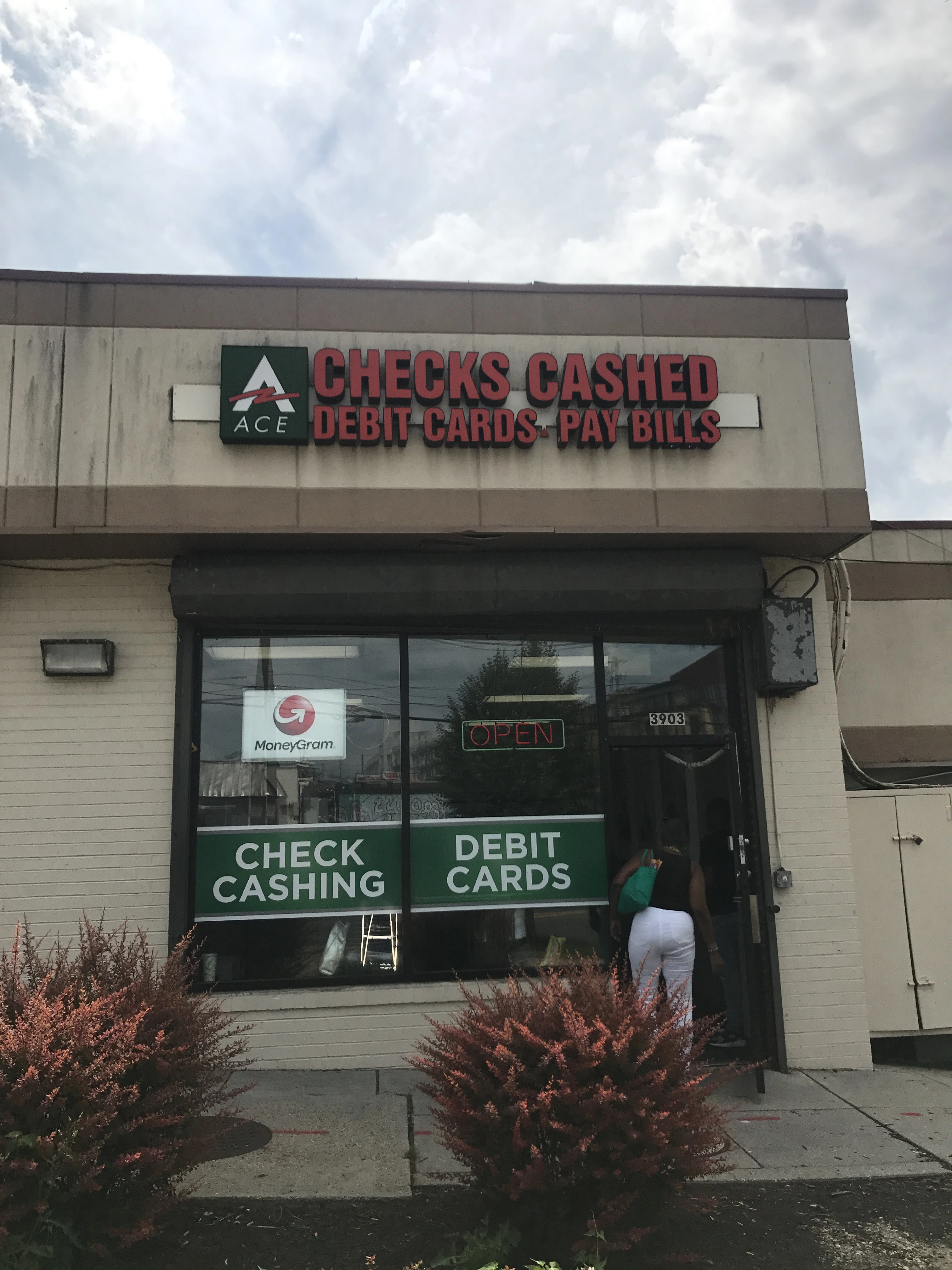 --WASHINGTON---635---3903-BENNING-RD-NE