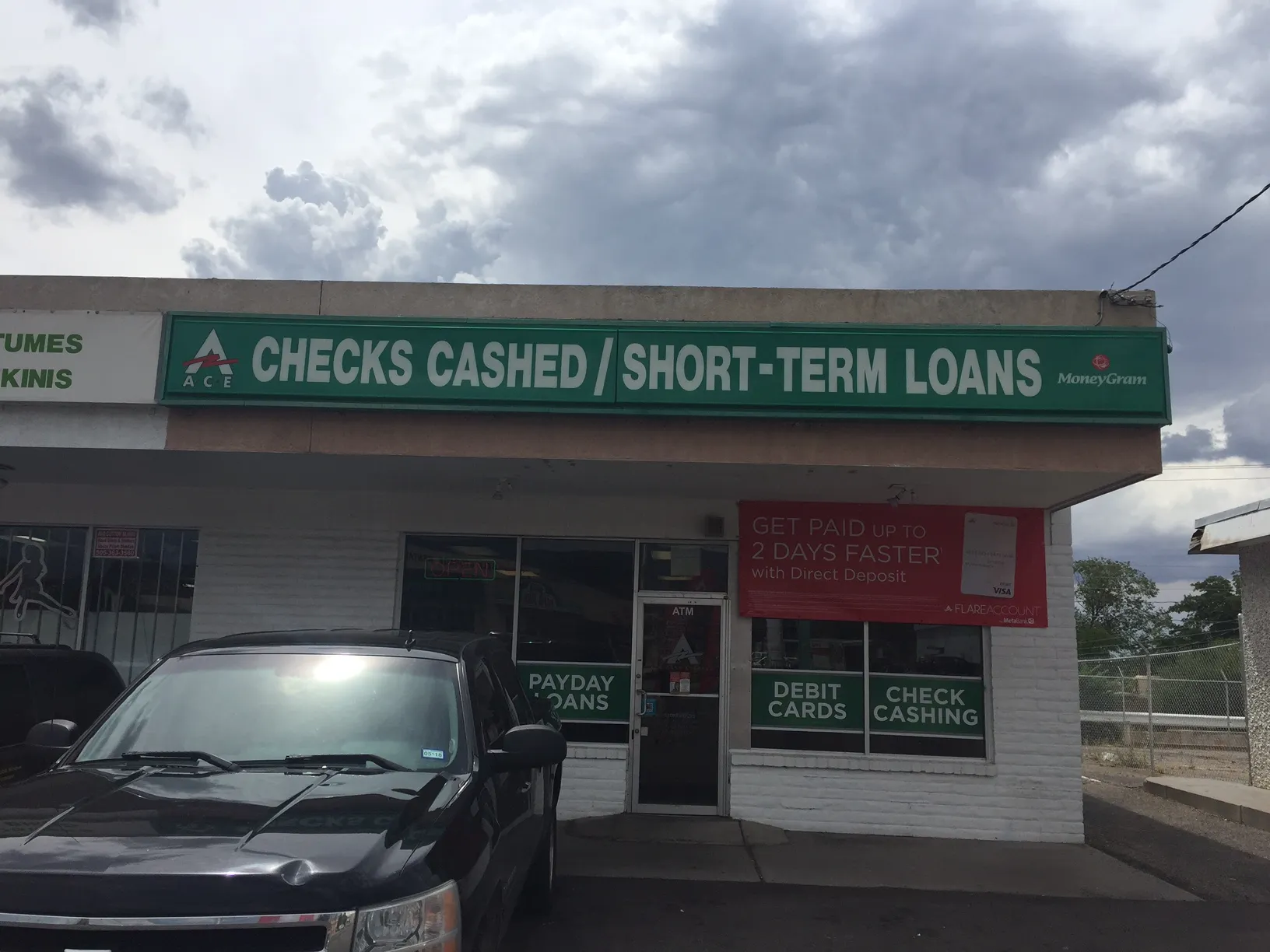 NM/2208-Store-Front