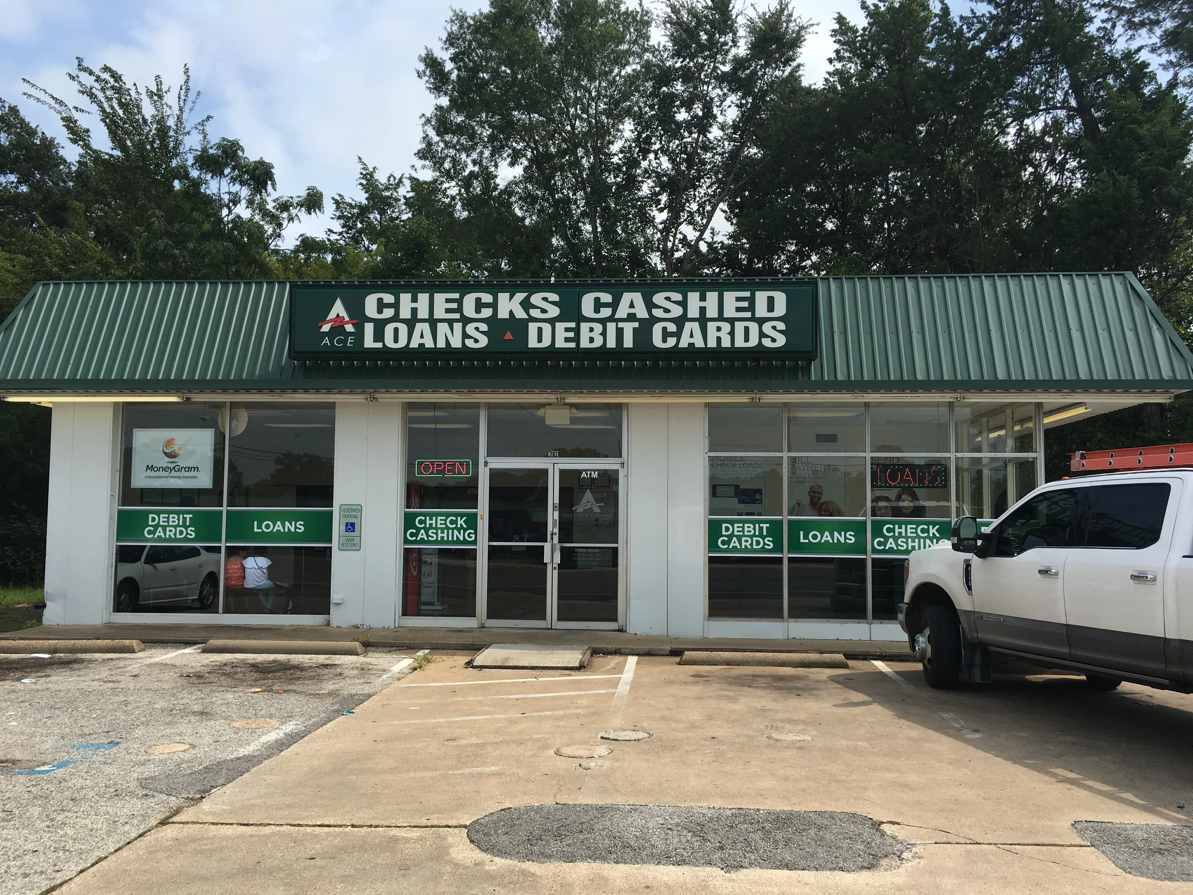 Texas---TYLER---1321---2101-W-GENTRY-PKWY